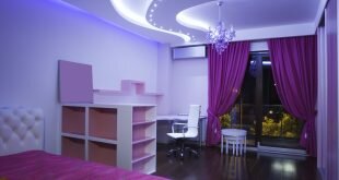 Lilac bedroom with armchair Wallpapers