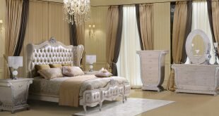 Luxurious bedroom with king size bed Wallpapers